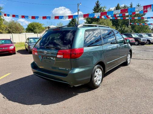 2005 Toyota Sienna LE