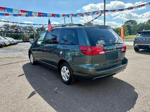 2005 Toyota Sienna LE