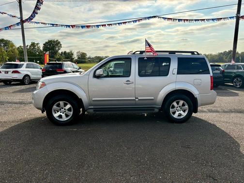 2010 Nissan Pathfinder SE