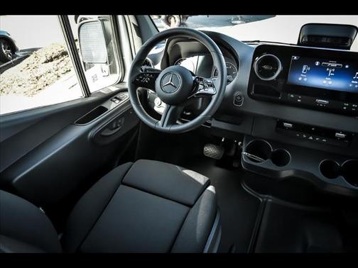 2025 Mercedes-Benz Sprinter 2500 High Roof