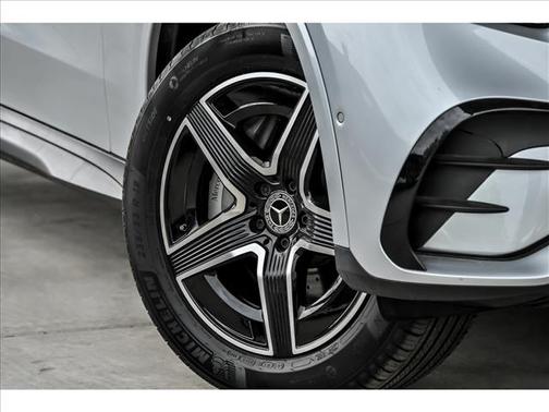 Sliver 2026 Mercedes-Benz GLC 300 4MATIC