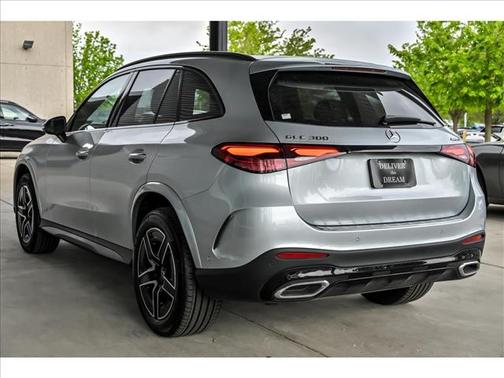 Sliver 2026 Mercedes-Benz GLC 300 4MATIC