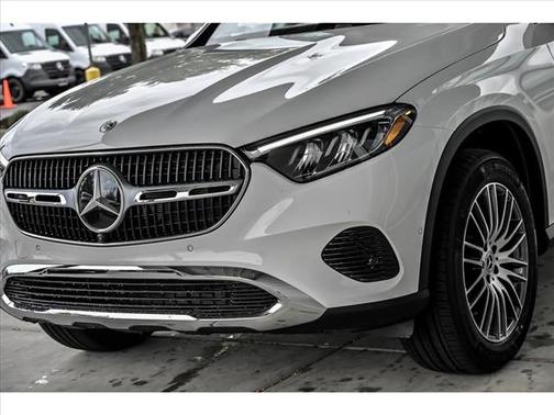 2026 Mercedes-Benz GLC 300 4MATIC