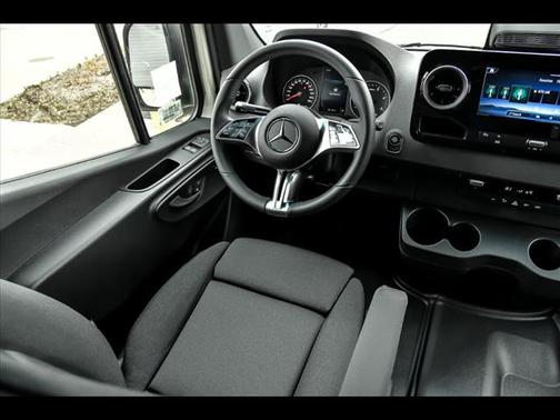 2025 Mercedes-Benz Sprinter 2500 Standard Roof