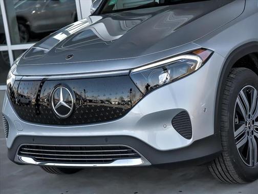 2025 Mercedes-Benz EQB 300 4MATIC