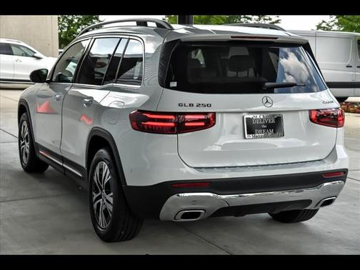 2025 Mercedes-Benz GLB 250 4MATIC