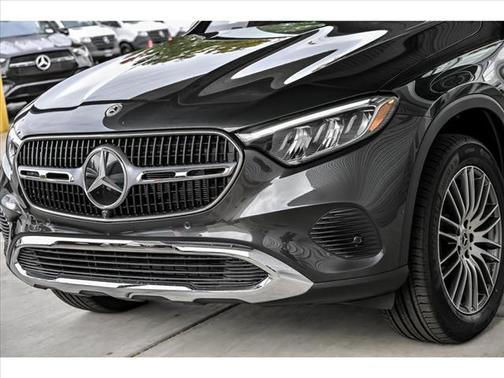 2026 Mercedes-Benz GLC 300 4MATIC
