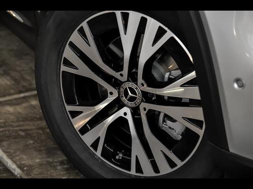 2025 Mercedes-Benz GLB 250 4MATIC