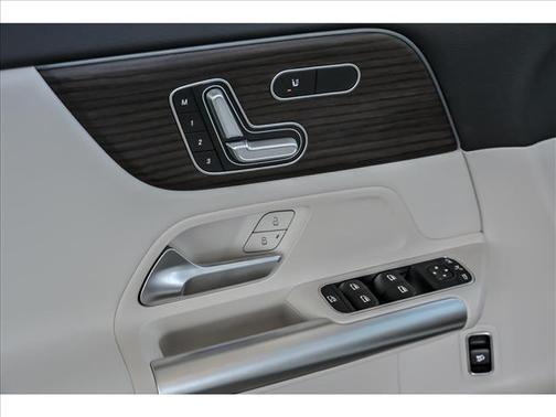 Polar White 2026 Mercedes-Benz GLA 250 4MATIC