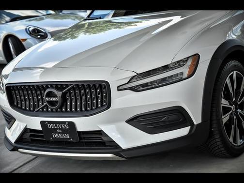 2020 Volvo V60 Cross Country T5