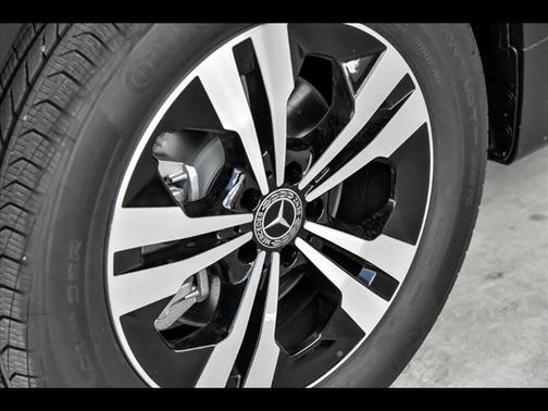 2025 Mercedes-Benz GLB 250 4MATIC