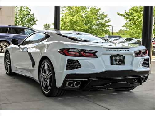 Arctic White 2026 Chevrolet Corvette Stingray w/1LT