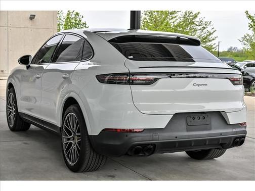 White 2023 Porsche Cayenne Platinum Edition