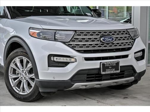 White 2023 Ford Explorer Limited