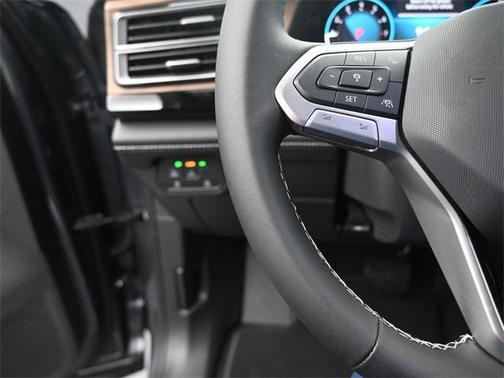 2024 Volkswagen Atlas 2.0T SE w/Technology 4MOTION