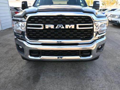 2024 RAM 3500 Big Horn Crew Cab 4x4 8' Box