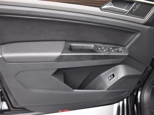 2021 Volkswagen Atlas 3.6L SE w/Technology