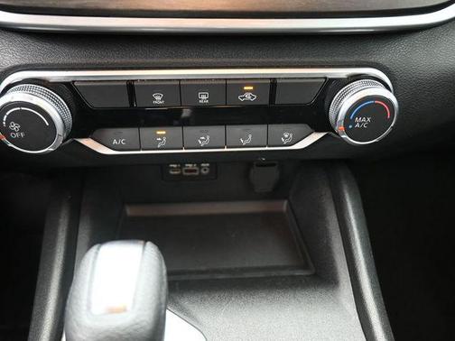 Super Black 2025 Nissan Altima 2.5 SV