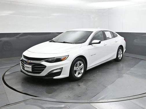 Summit White 2023 Chevrolet Malibu FWD 1LT