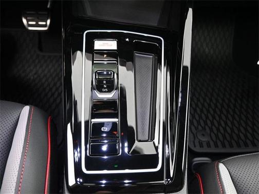 2025 Volkswagen Golf GTI 2.0T SE DSG