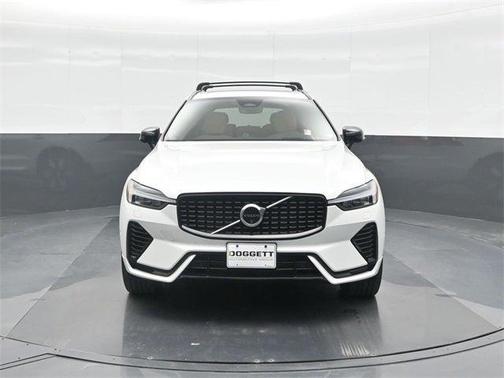 2024 Volvo XC60 Recharge Plug-In Hybrid T8 Ultimate Dark Theme