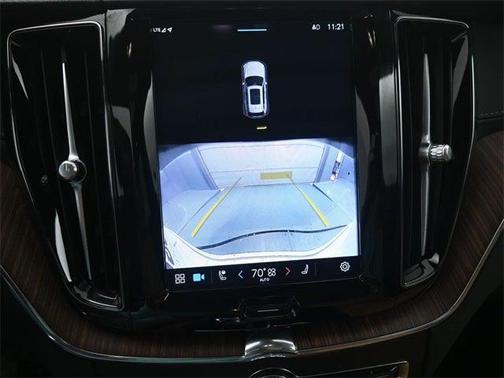 2024 Volvo XC60 Recharge Plug-In Hybrid T8 Ultimate Dark Theme