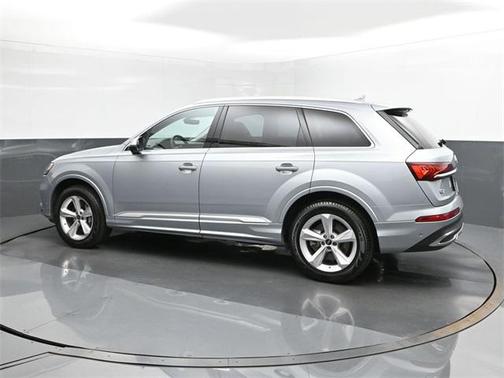 2024 Audi Q7 45 Premium Plus