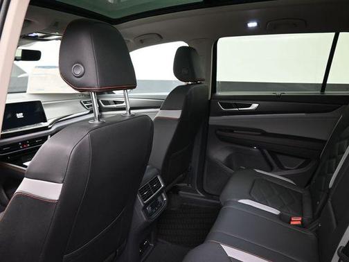 2026 Volkswagen Atlas Peak Edition