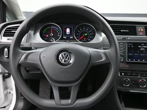 2016 Volkswagen e-Golf SE