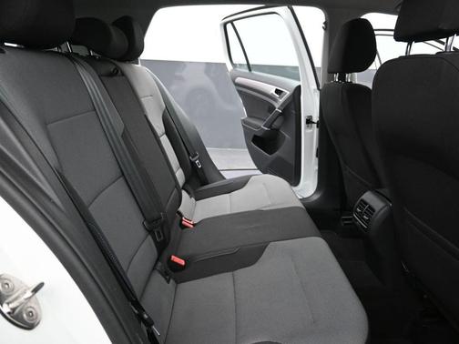 2016 Volkswagen e-Golf SE