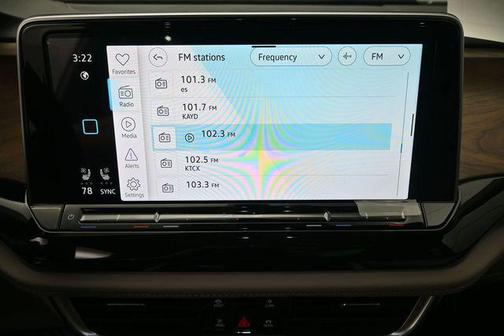 Deep Black Pearl 2026 Volkswagen Atlas 2.0T SE w/Technology