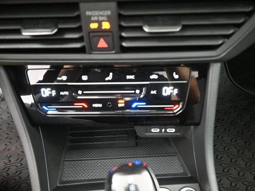 Platinum Gray Metallic 2026 Volkswagen Jetta 1.4T SE