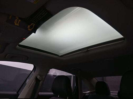 Platinum Gray Metallic 2026 Volkswagen Jetta 1.4T SE