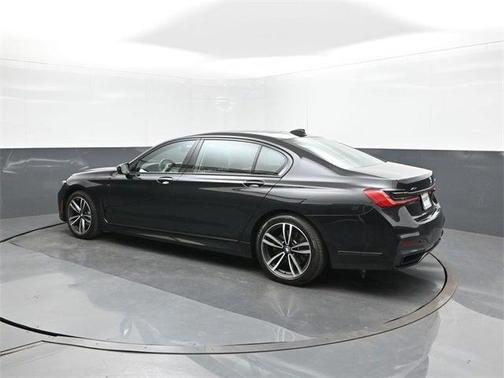 2022 BMW 740 i xDrive