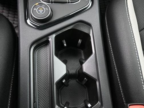 2026 Volkswagen Taos SEL