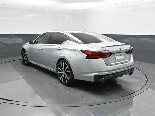 2022 Nissan Altima SR FWD