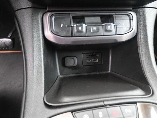 2022 GMC Acadia AWD AT4