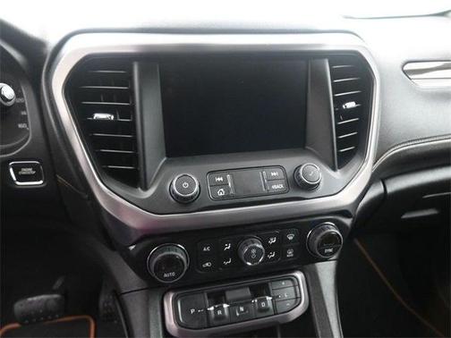 2022 GMC Acadia AWD AT4