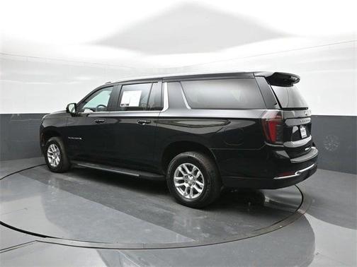2025 Chevrolet Suburban LT