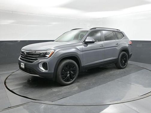 Pure Gray 2026 Volkswagen Atlas 2.0T SE w/Technology