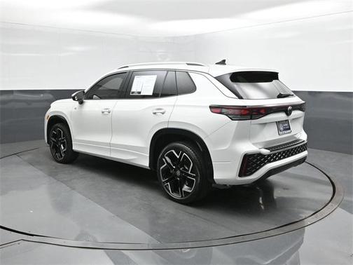 2026 Volkswagen Tiguan 2.0T SEL R-Line 4MOTION