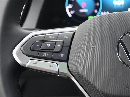 2025 Volkswagen Atlas Cross Sport 2.0T SEL Premium