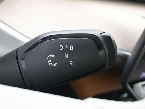 2025 Volkswagen ID. Buzz Pro S Plus with 4MOTION