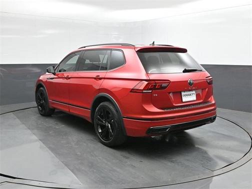 2024 Volkswagen Tiguan 2.0T SE R-Line Black