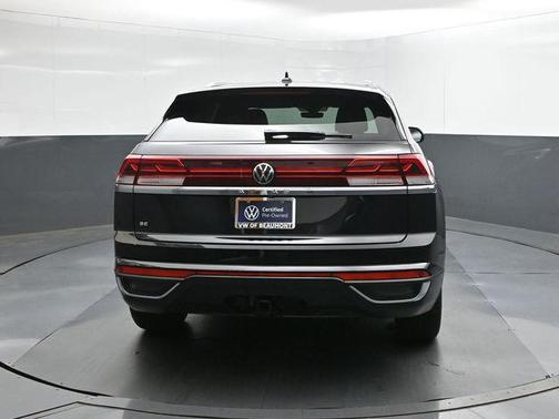 Deep Black Pearl 2025 Volkswagen Atlas Cross Sport 2.0T SE w/Technology