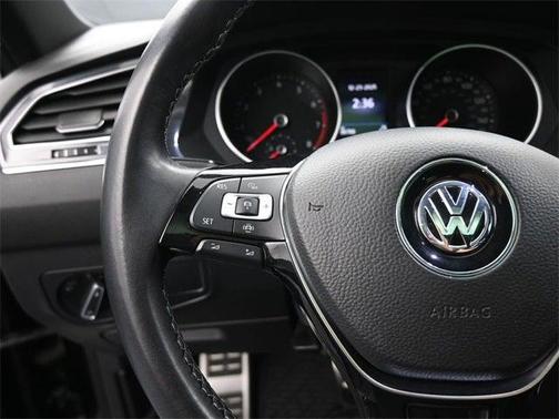 2021 Volkswagen Tiguan 2.0T SE R-Line Black