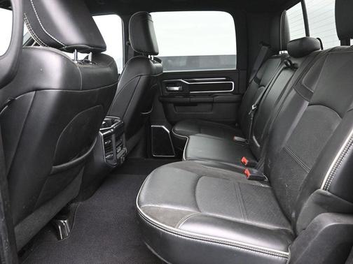 2022 RAM 2500 Laramie Crew Cab 4x4 8' Box