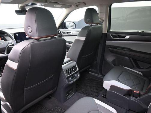 2026 Volkswagen Atlas Peak Edition