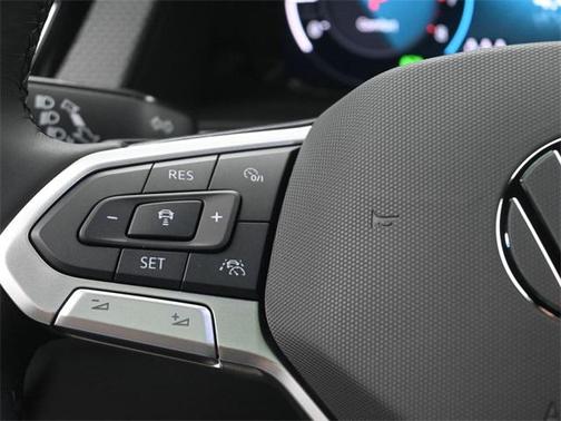 2025 Volkswagen Atlas Cross Sport 2.0T SEL