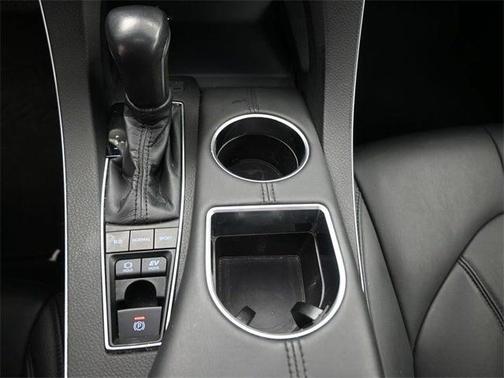 2021 Toyota Avalon Hybrid XLE Plus